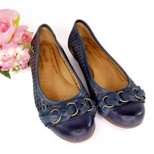 Softspots Posie Blue Leather Laser Cut Flats Size 7W